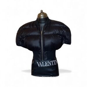 No name brand  Black Cropped Puffer Jacket vest but can be used as a lining